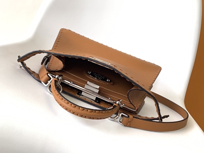 フェンディバッグ細部ディテール